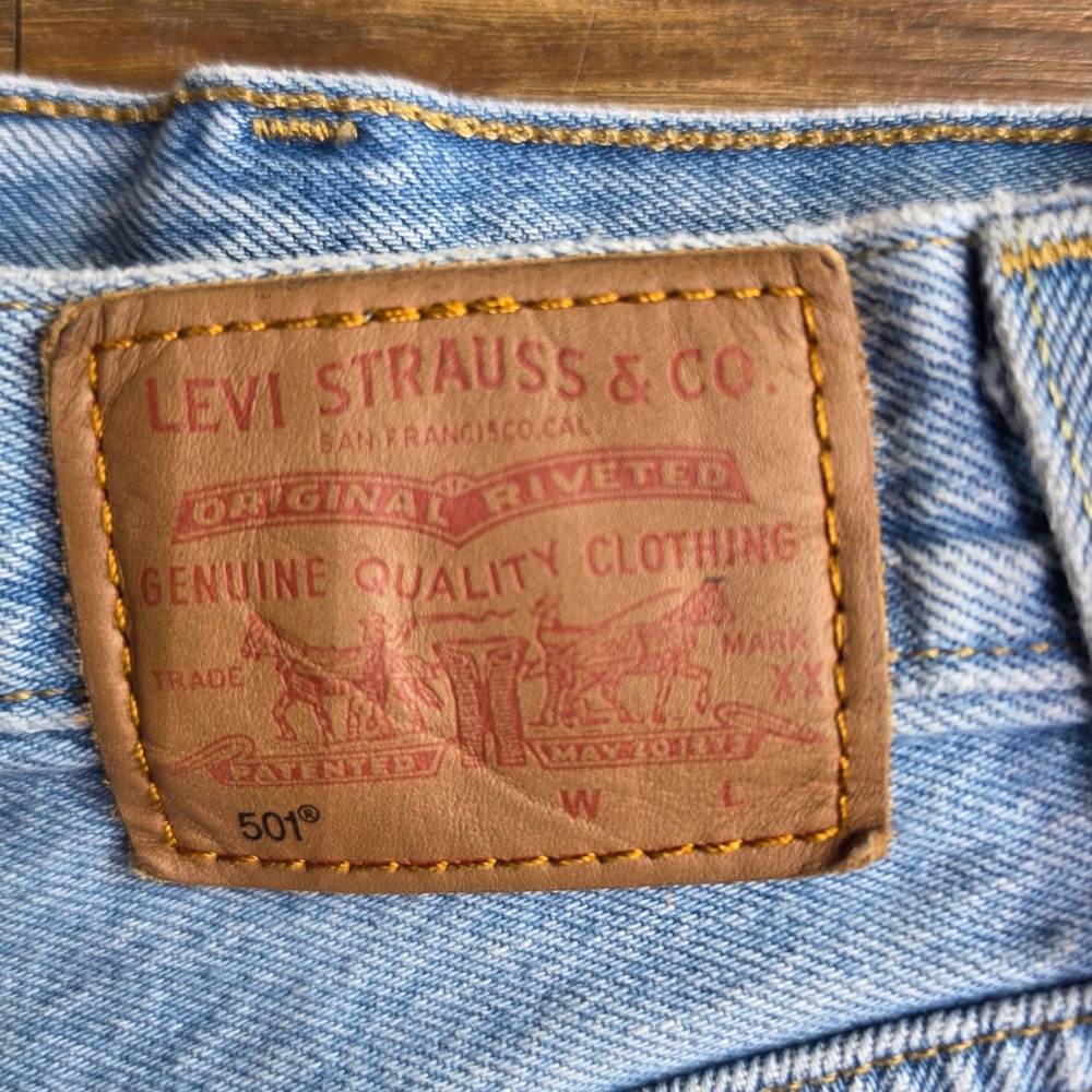 Levis Premium 501 Original Distressed Cutoff Denim Shorts Light Wash Raw Hem 24 - Picture 6 of 10